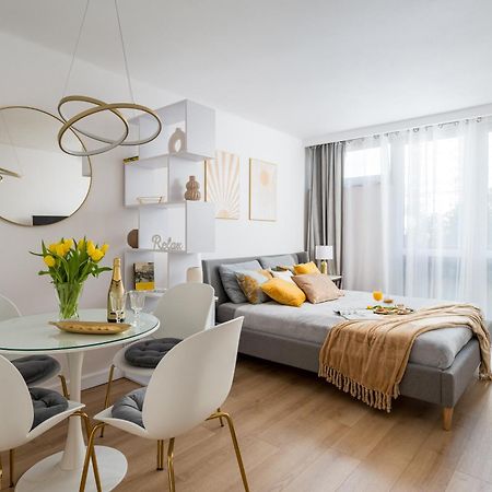 Gold Premium Central Suite 950 M To Central Station Parking Warsaw Luaran gambar