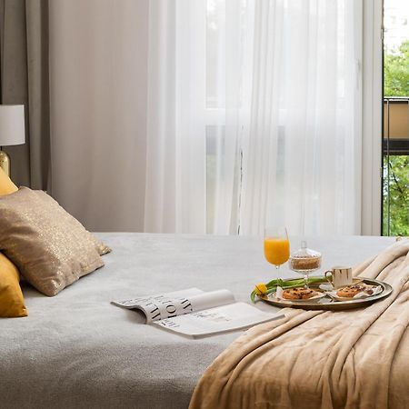 Gold Premium Central Suite 950 M To Central Station Parking Warsaw Luaran gambar