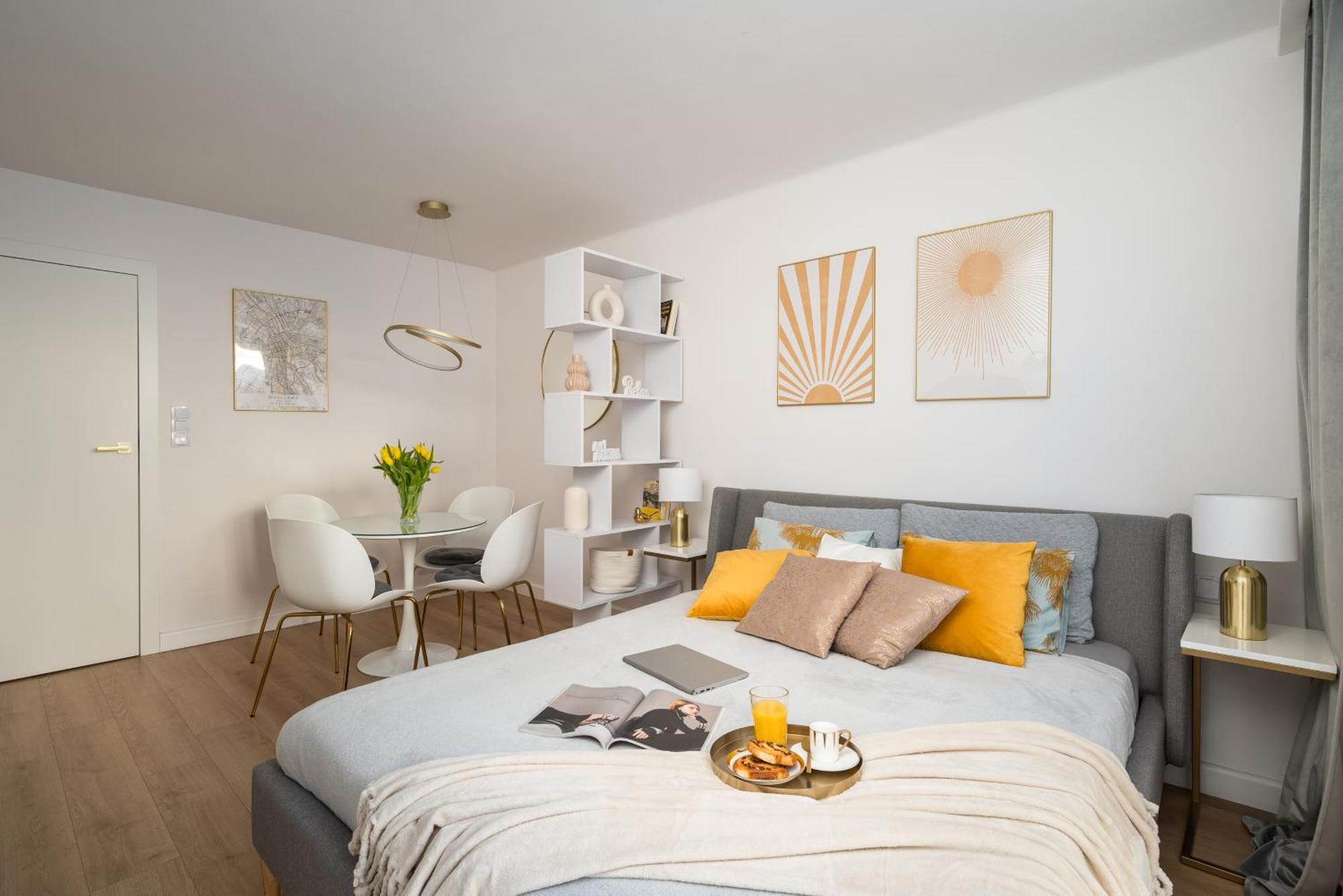 Gold Premium Central Suite 950 M To Central Station Parking Warsaw Luaran gambar