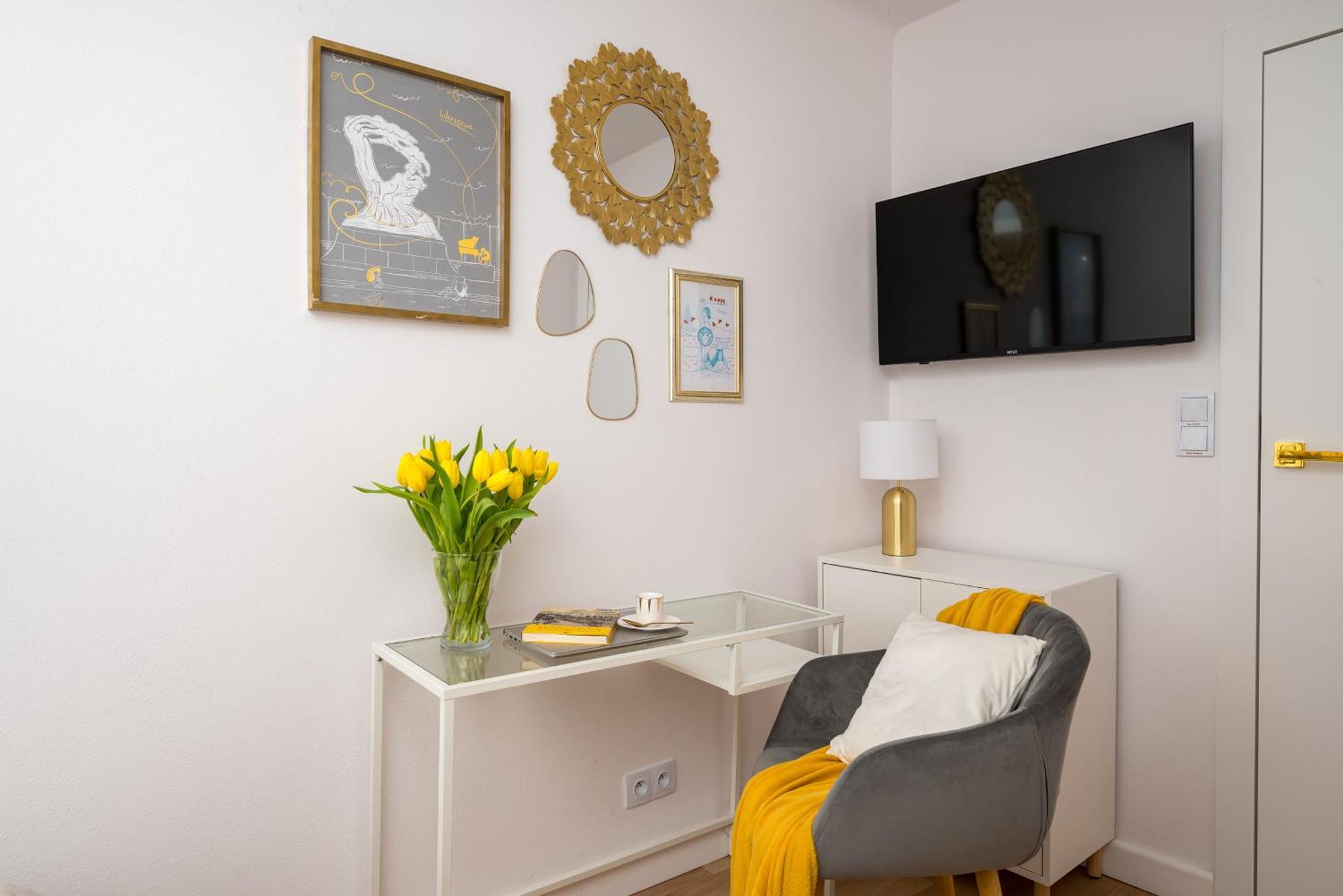 Gold Premium Central Suite 950 M To Central Station Parking Warsaw Luaran gambar