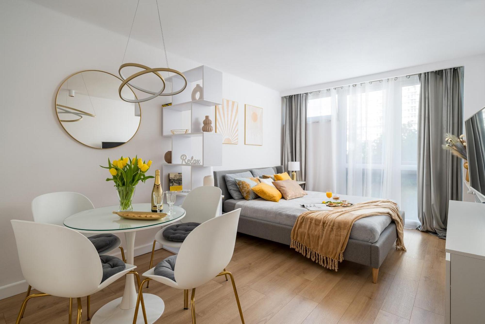 Gold Premium Central Suite 950 M To Central Station Parking Warsaw Luaran gambar