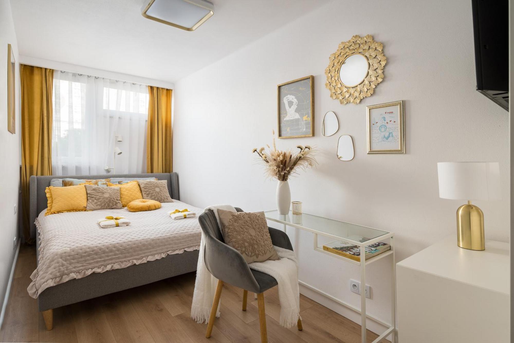Gold Premium Central Suite 950 M To Central Station Parking Warsaw Luaran gambar