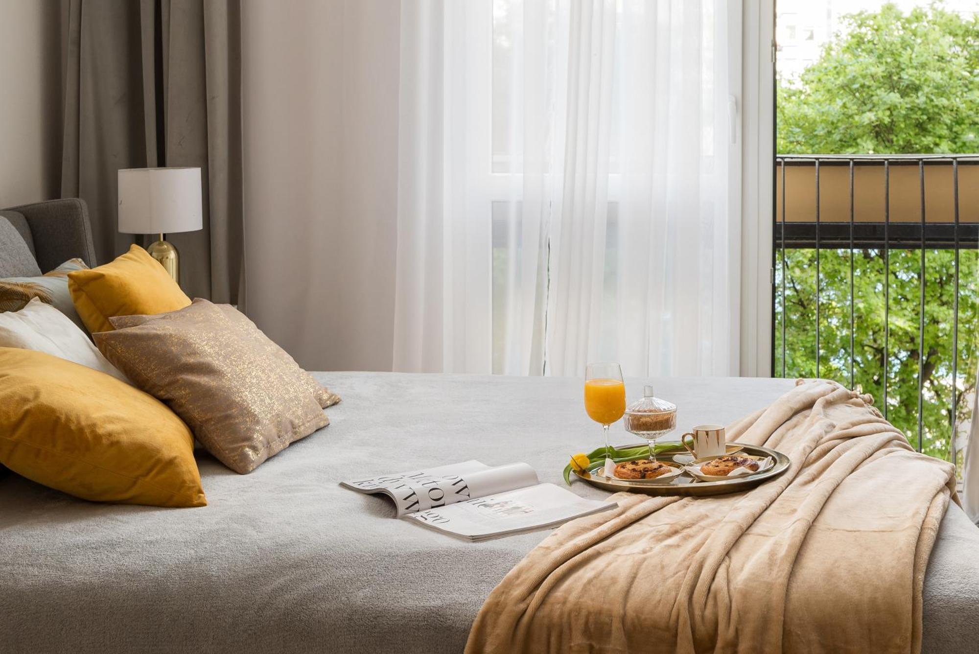 Gold Premium Central Suite 950 M To Central Station Parking Warsaw Luaran gambar
