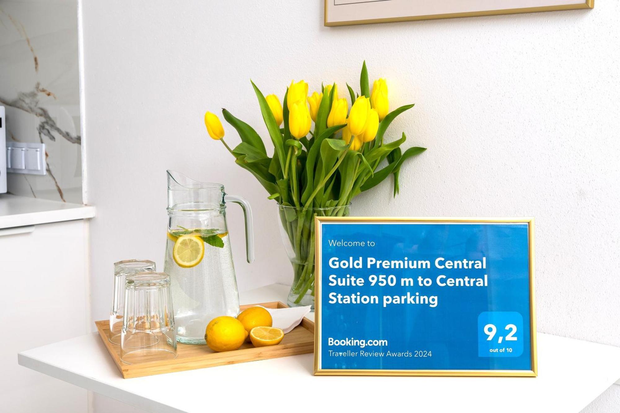 Gold Premium Central Suite 950 M To Central Station Parking Warsaw Luaran gambar